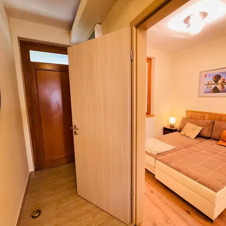 Colton Aranyhid - Outdoor Apartment